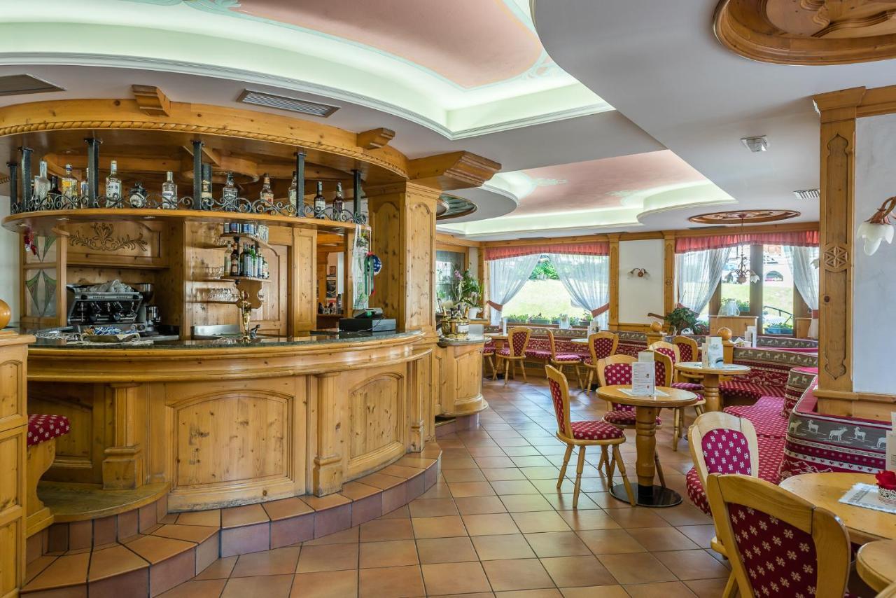 Hotel St. Raphael Madonna Exterior foto